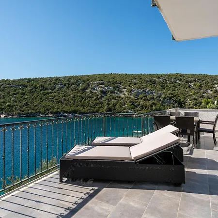 ヴィラ His Voluja